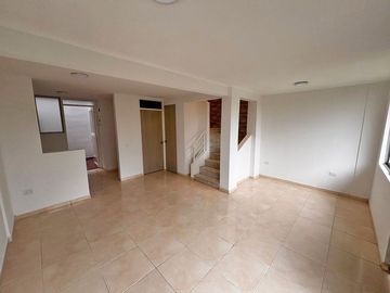 SE VENDE CASA EN SANTA MONICA DOSQUEBRADAS