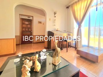 Se vende casa sólida con local comercial Arica