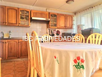 Se vende casa sólida con local comercial Arica
