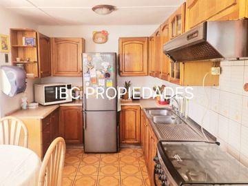 Se vende casa sólida con local comercial Arica