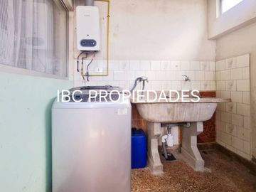 Se vende casa sólida con local comercial Arica