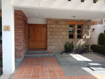 RESIDENCIA EN VENTA ZONA DORADA DE METEPEC