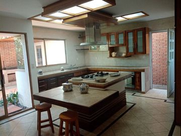 RESIDENCIA EN VENTA ZONA DORADA DE METEPEC