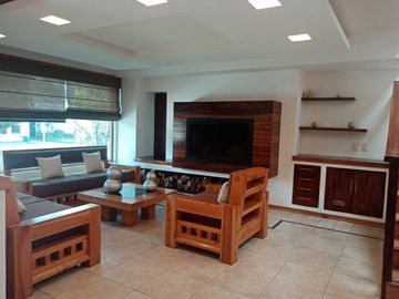 RESIDENCIA EN VENTA ZONA DORADA DE METEPEC