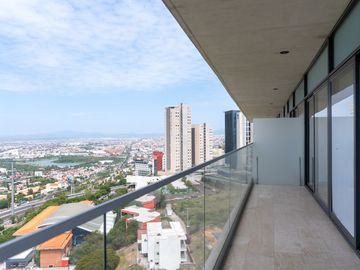 Departamento en Venta en Edificio Amira, Querétaro – Ubicación Estratégica y Amenidades de Lujo !!