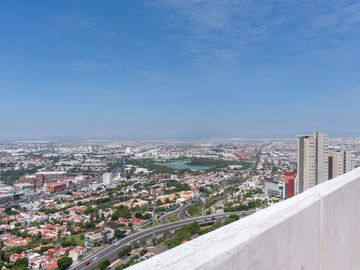 Departamento en Venta en Edificio Amira, Querétaro – Ubicación Estratégica y Amenidades de Lujo !!