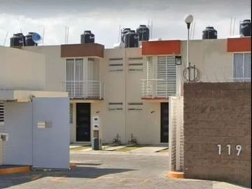 Casa en venta en Fracc. Hda. Juan Carlos, Puebla. Lista para escriturar, adjudicada ya con posesión