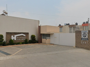 Casa en venta en Fracc. Hda. Juan Carlos, Puebla. Lista para escriturar, adjudicada ya con posesión