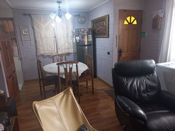 Vende Casa 3 dorm. Barrio Las Rosas