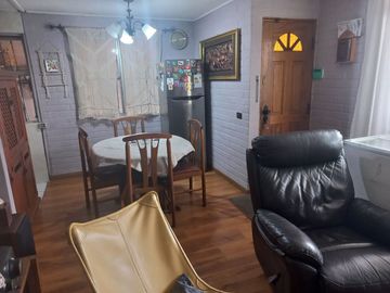 Vende Casa 3 dorm. Barrio Las Rosas