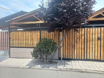 Vende Casa 3 dorm. Barrio Las Rosas