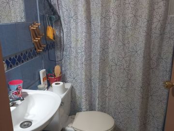 Vende Casa 3 dorm. Barrio Las Rosas