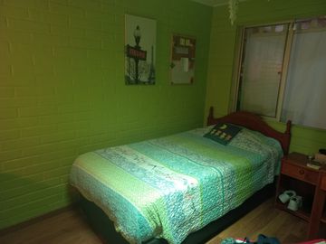 Vende Casa 3 dorm. Barrio Las Rosas