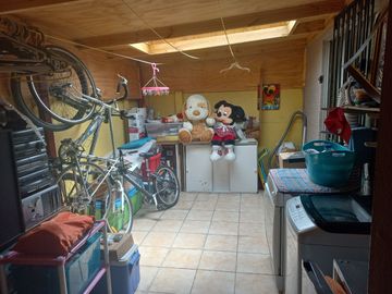 Vende Casa 3 dorm. Barrio Las Rosas