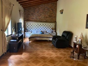 VENDO CASA CAMPESINA EN EXCLUSIVA UNIDAD LLANO GRANDE