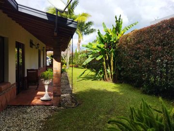 VENDO CASA CAMPESINA EN EXCLUSIVA UNIDAD LLANO GRANDE