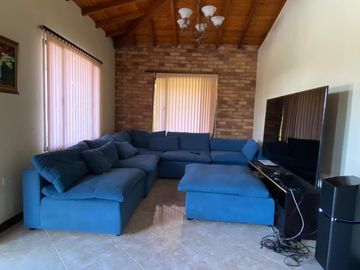 VENDO CASA CAMPESINA EN EXCLUSIVA UNIDAD LLANO GRANDE