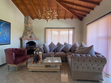VENDO CASA CAMPESINA EN EXCLUSIVA UNIDAD LLANO GRANDE