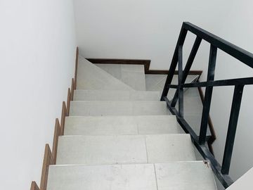 VENTA HERMOSA CASA DE OPORTUNIDAD 98 mts2 EN CONOCOTO