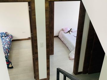 VENTA HERMOSA CASA DE OPORTUNIDAD 98 mts2 EN CONOCOTO