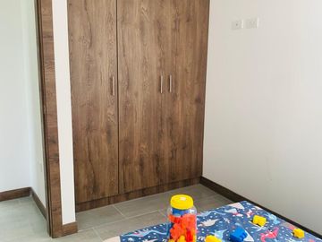 VENTA HERMOSA CASA DE OPORTUNIDAD 98 mts2 EN CONOCOTO