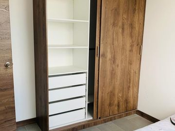 VENTA HERMOSA CASA DE OPORTUNIDAD 98 mts2 EN CONOCOTO