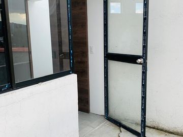 VENTA HERMOSA CASA DE OPORTUNIDAD 98 mts2 EN CONOCOTO
