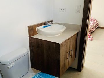VENTA HERMOSA CASA DE OPORTUNIDAD 98 mts2 EN CONOCOTO