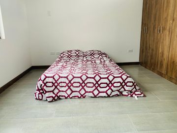 VENTA HERMOSA CASA DE OPORTUNIDAD 98 mts2 EN CONOCOTO
