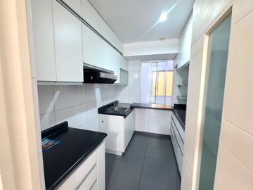 Se Alquila Departamento En Surco Frente A Parque