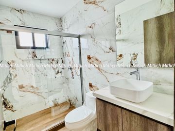 Casa en Venta Fraccionamiento Denali Rejon  $ 5,300,000
