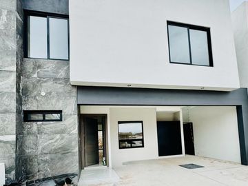 Casa en Venta Fraccionamiento Denali Rejon  $ 5,300,000