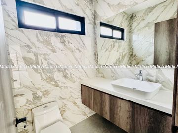 Casa en Venta Fraccionamiento Denali Rejon  $ 5,300,000