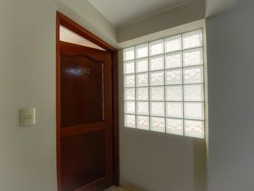 VENTA DE DEPARTAMENTO EN PISO 2 EN SURQUILLO 2D+1B