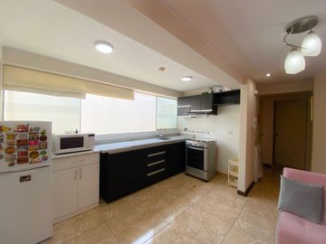 VENTA DE DEPARTAMENTO EN PISO 2 EN SURQUILLO 2D+1B
