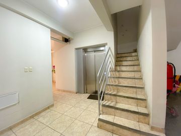VENTA DE DEPARTAMENTO EN PISO 2 EN SURQUILLO 2D+1B