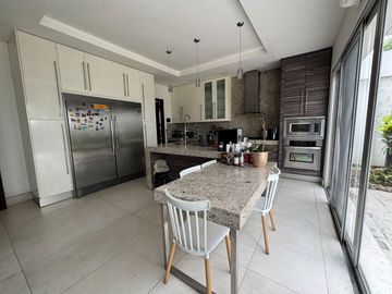 CASA EN VENTA - LOS PARQUES CEIBOS