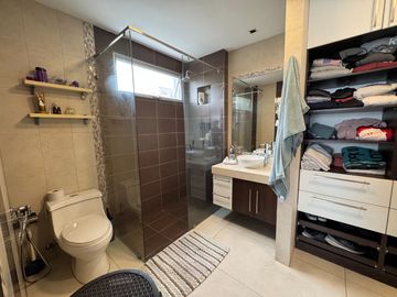 CASA EN VENTA - LOS PARQUES CEIBOS