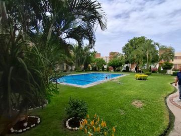 $1,200,000 Hermosa casa en VENTA en condominio Sauces, Emiliano Zapata, Morelos con alberca y seguridad