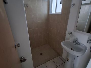 $1,200,000 Hermosa casa en VENTA en condominio Sauces, Emiliano Zapata, Morelos con alberca y seguridad