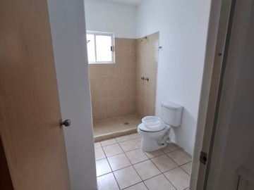 $1,200,000 Hermosa casa en VENTA en condominio Sauces, Emiliano Zapata, Morelos con alberca y seguridad