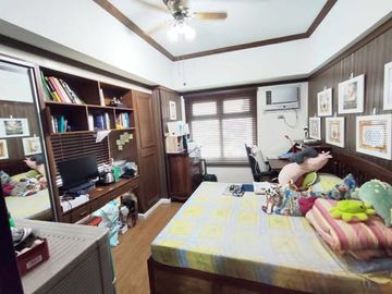 4BR Condo Unit for Sale in Magnolia Residences Quezon City