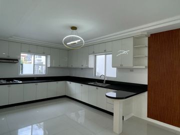 7BR Greenwoods Executive VIllage