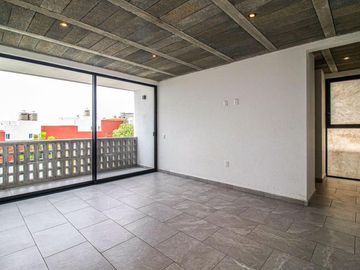 CASA TIPO LOFT CON ROOFGARDEN NUEVA A MINUTOS DEL CLUB BURGOS
