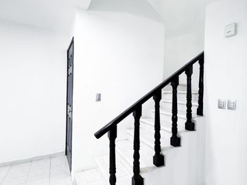 Casa en Venta en Residencial Pensiones con 4 recámaras cerca de Avenida Mérida 2000 y Periférico
