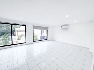 Casa en Venta en Residencial Pensiones con 4 recámaras cerca de Avenida Mérida 2000 y Periférico