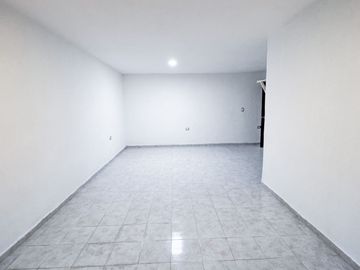 Casa en Venta en Residencial Pensiones con 4 recámaras cerca de Avenida Mérida 2000 y Periférico