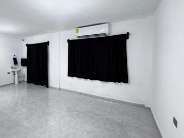 Casa en Venta en Residencial Pensiones con 4 recámaras cerca de Avenida Mérida 2000 y Periférico