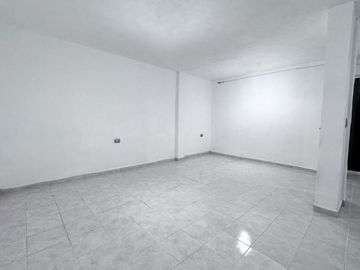 Casa en Venta en Residencial Pensiones con 4 recámaras cerca de Avenida Mérida 2000 y Periférico