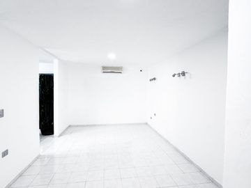 Casa en Venta en Residencial Pensiones con 4 recámaras cerca de Avenida Mérida 2000 y Periférico